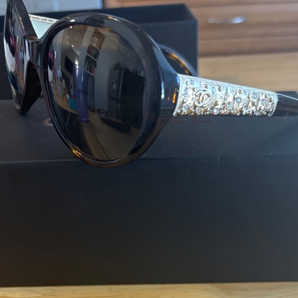 Chanel Bijou Sunglasses - Picture 3 of 5